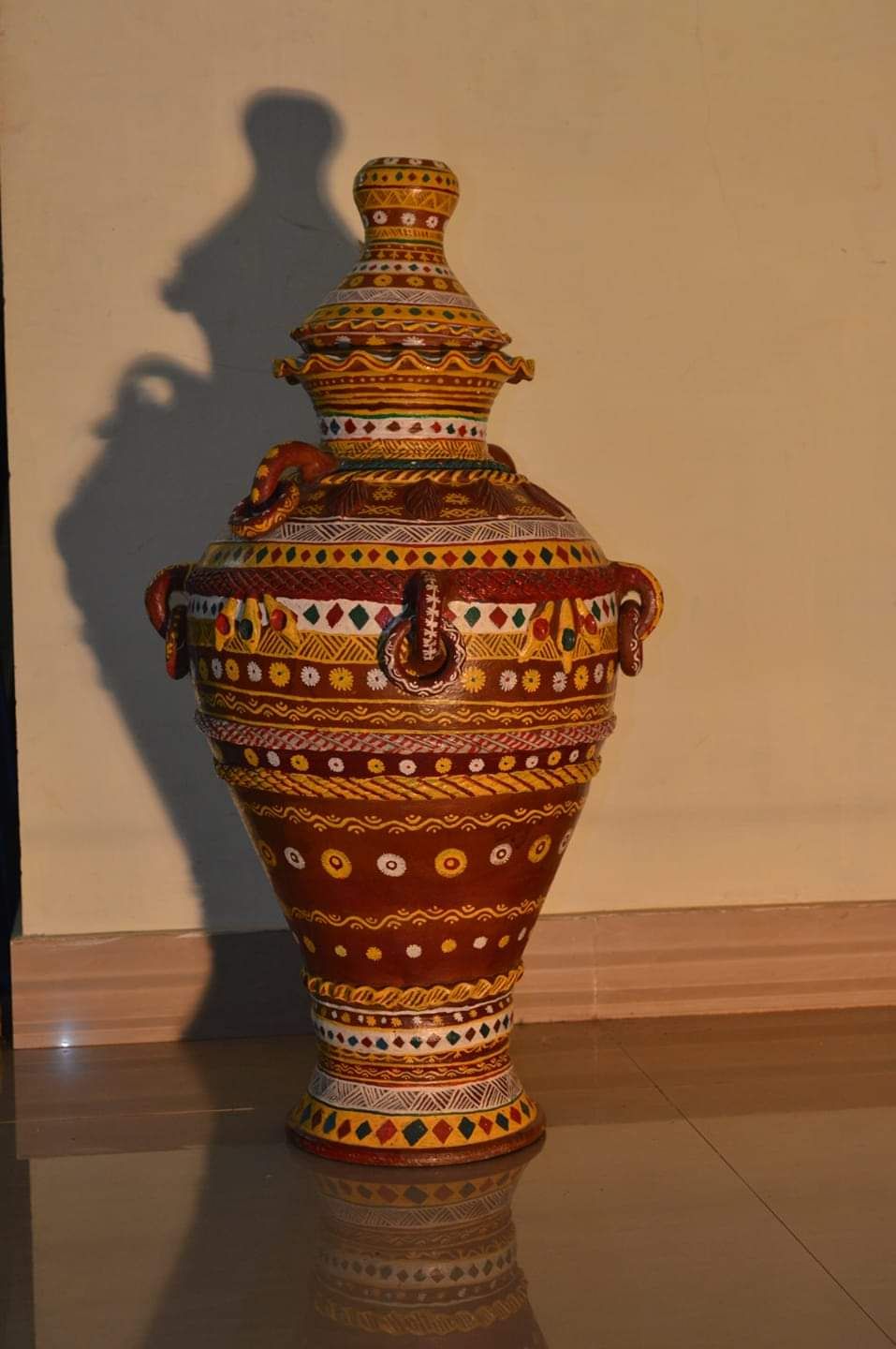 Chittara folk art — Chittara on pot